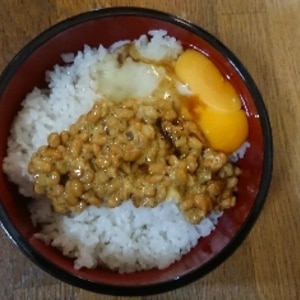 今日も元気に！ガッツリ味の納豆卵かけご飯